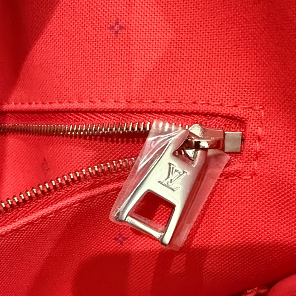 Louis Vuitton Red and Pink Ombre Neverfull Tote Bag - Picture 5 of 9